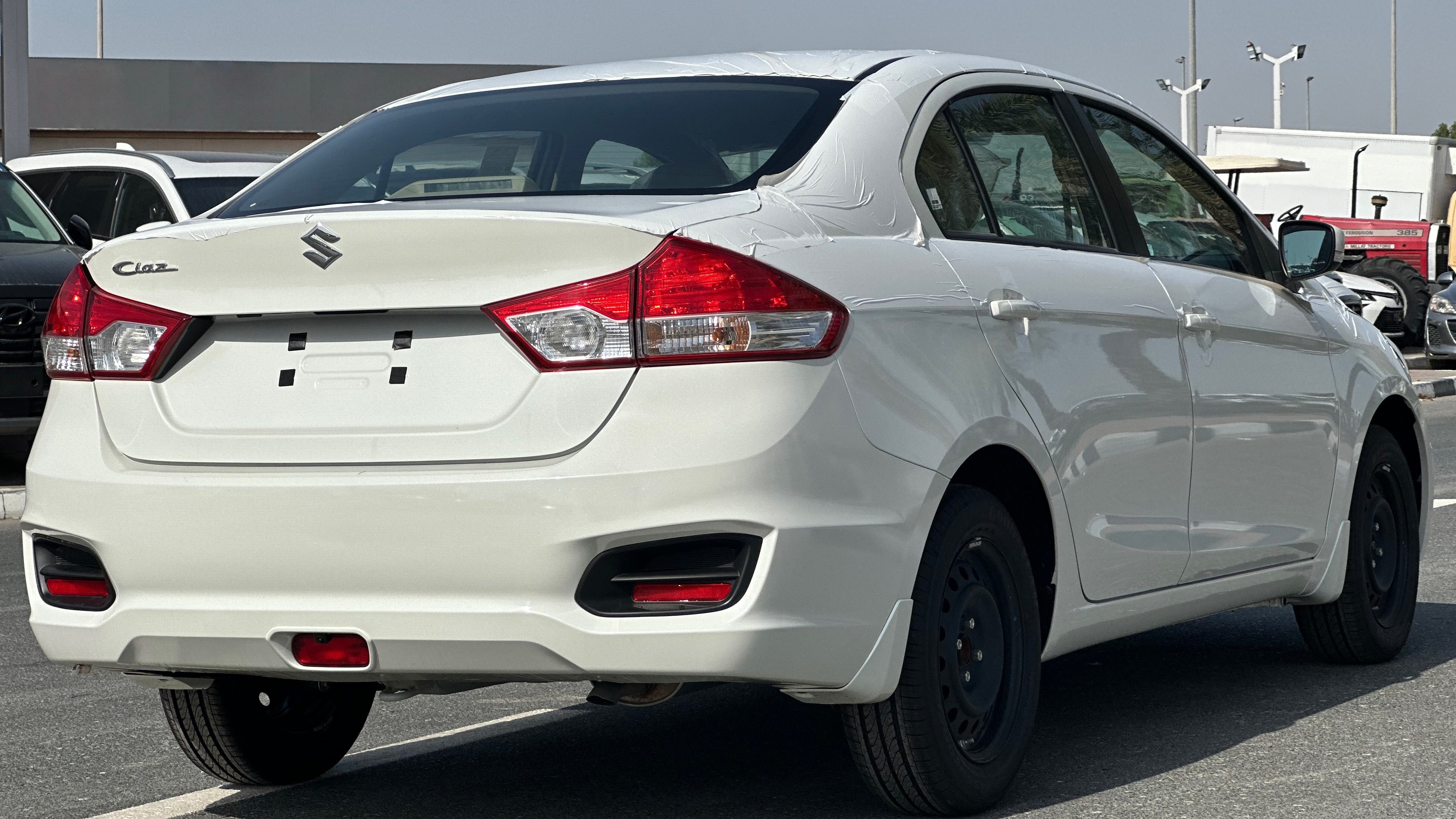 Suzuki Ciaz GLX - View 3