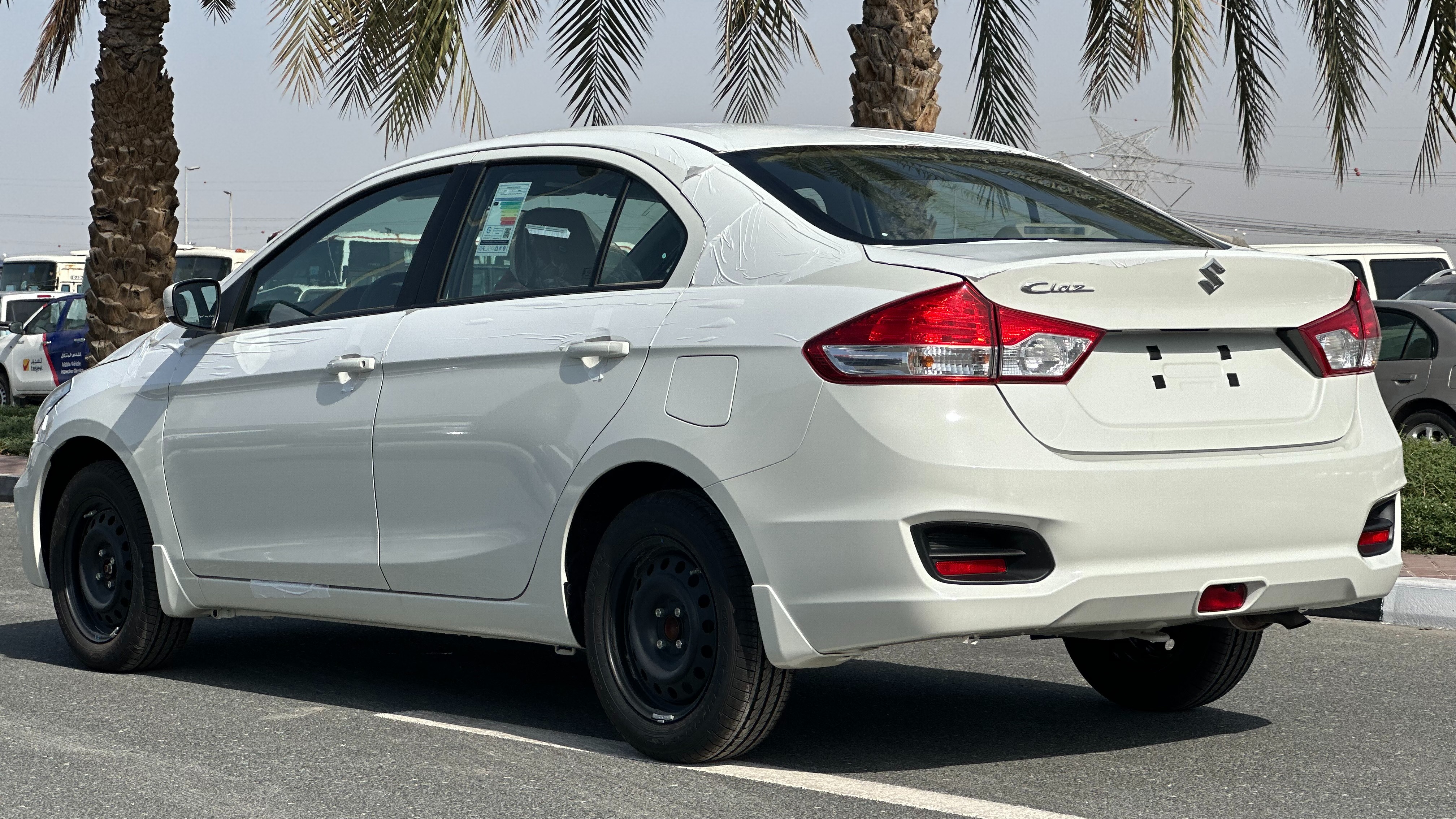Suzuki Ciaz GLX - View 4