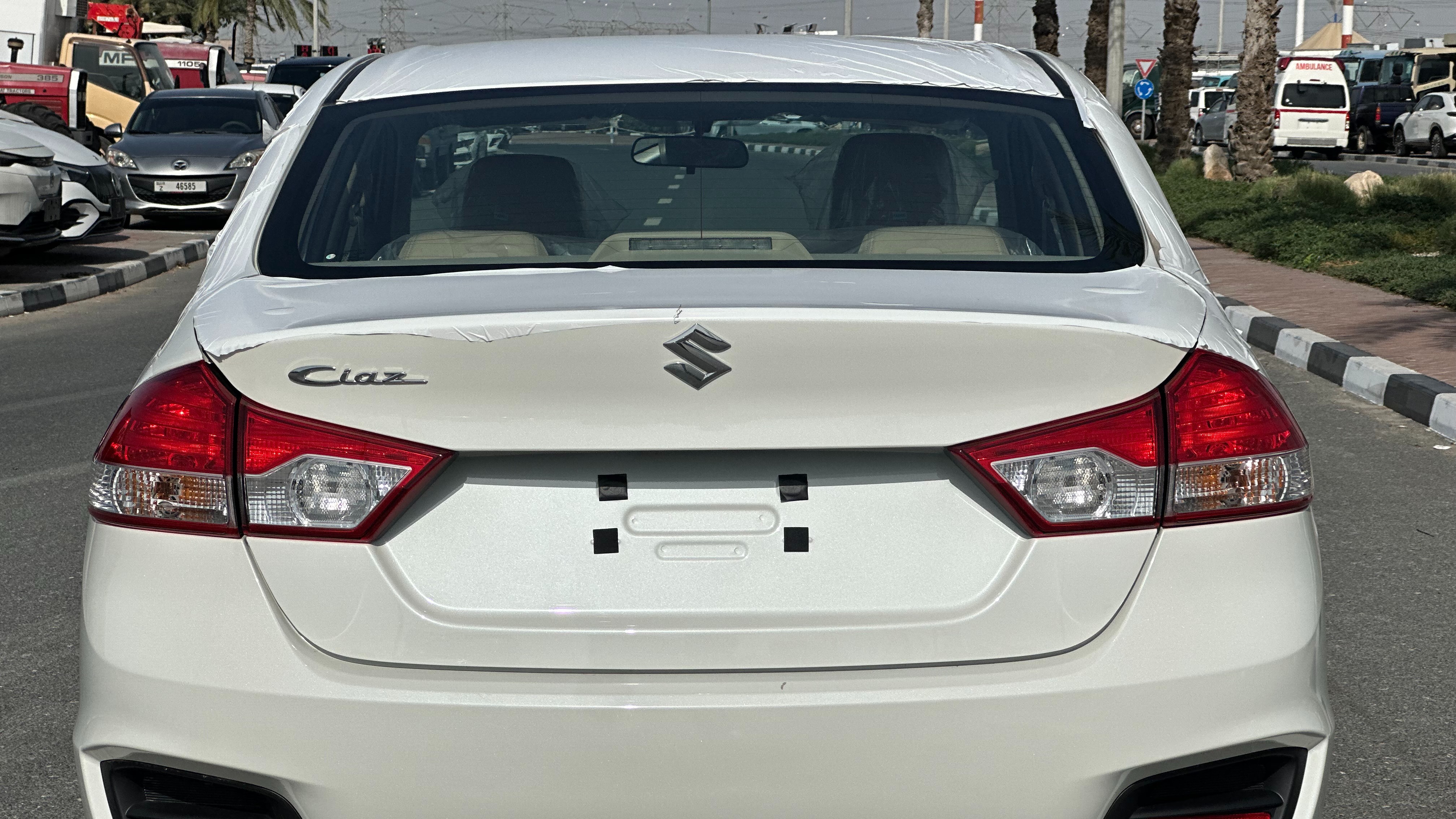 Suzuki Ciaz GLX - View 5