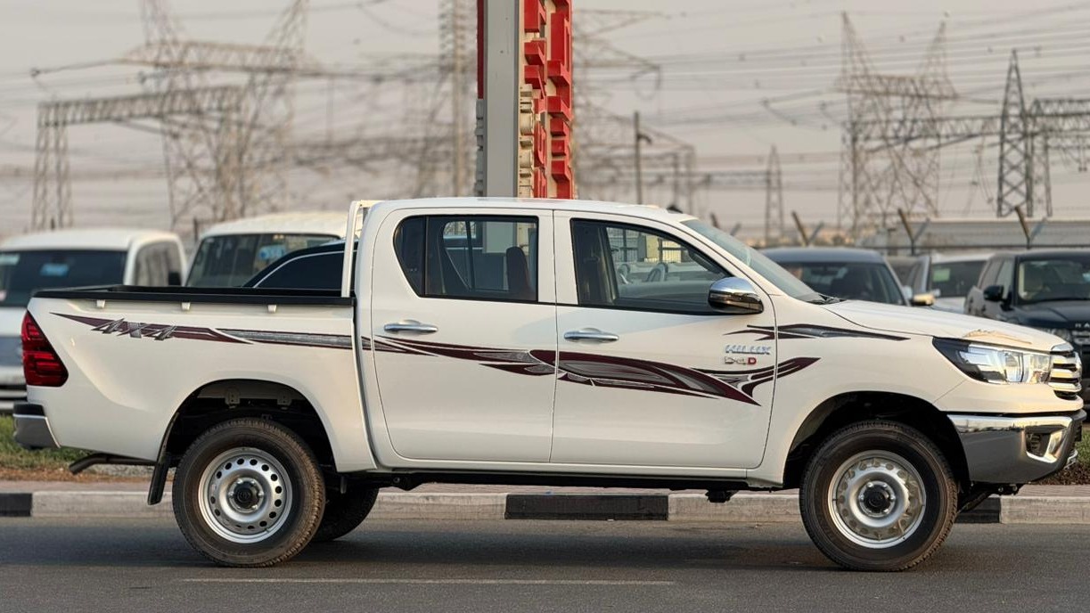 Toyota Hilux D/C 4WD - View 2
