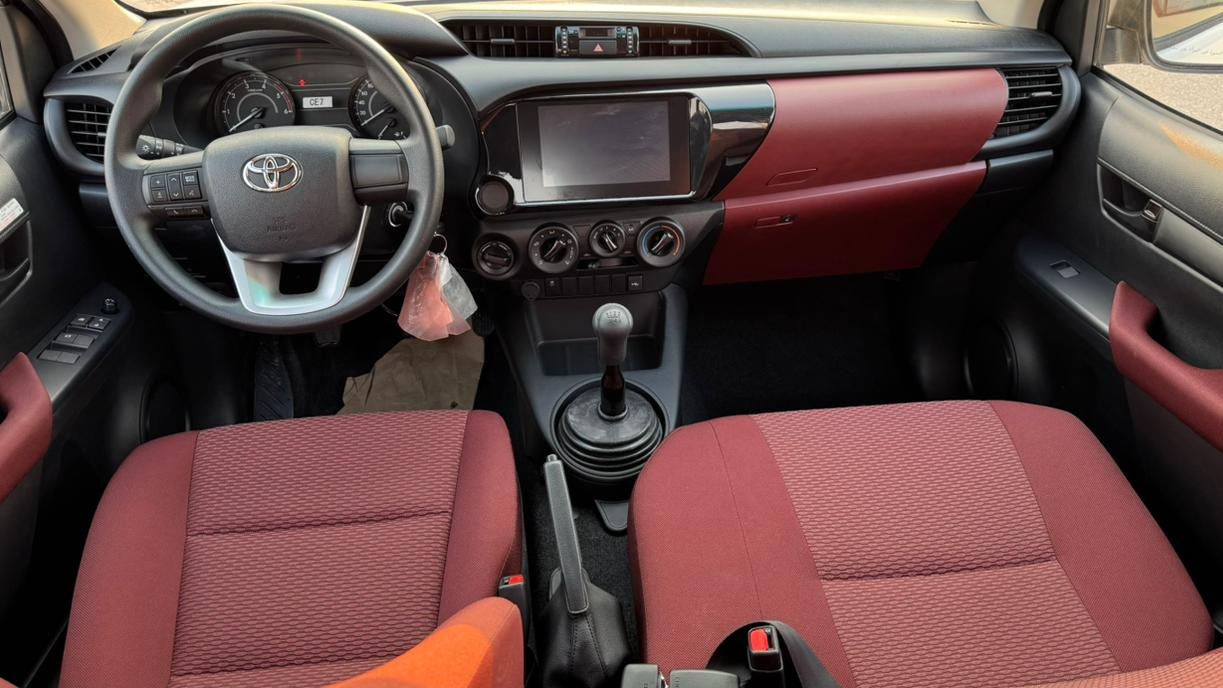 Toyota Hilux D/C 4WD - View 7