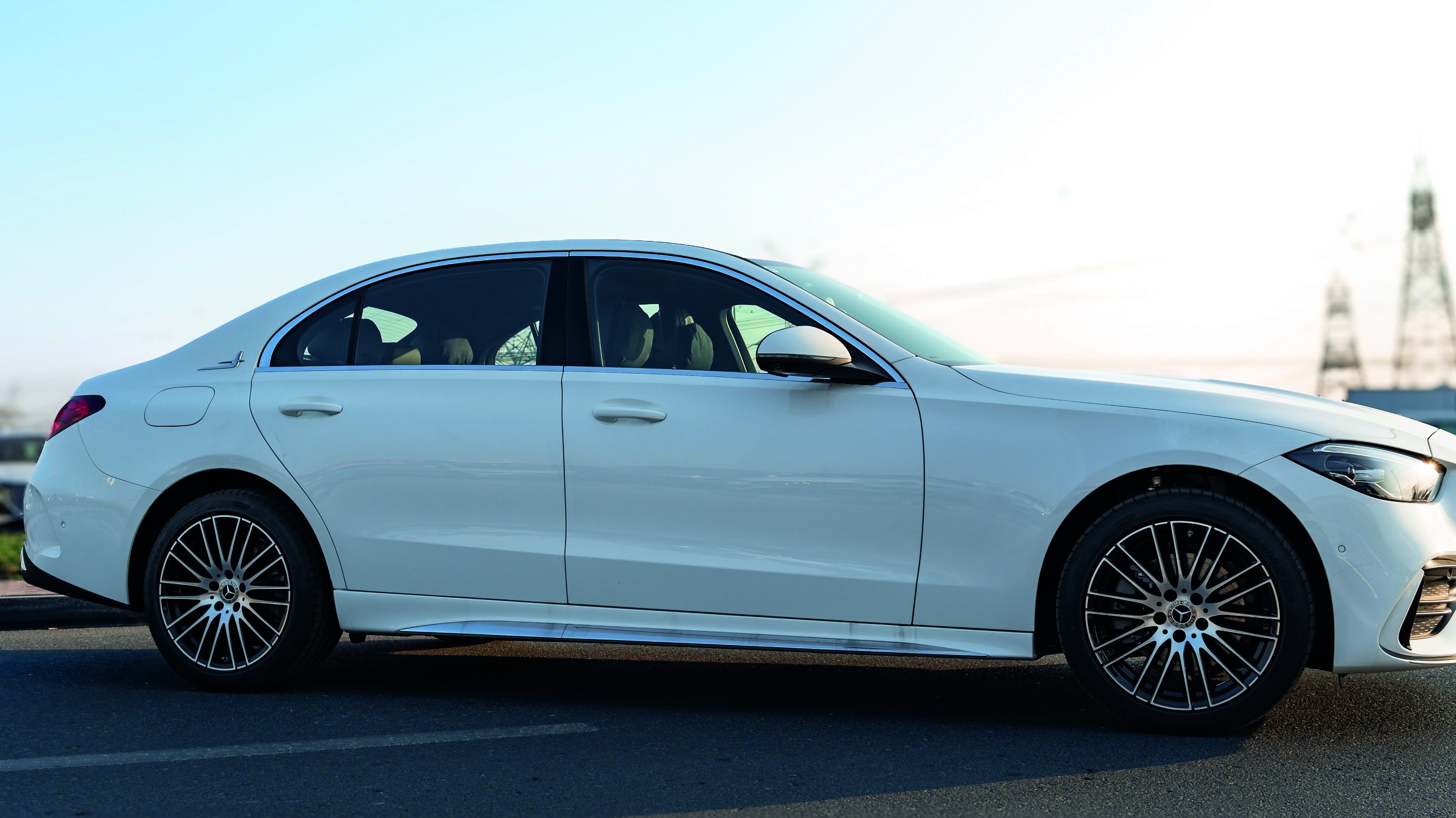 Mercedes-Benz C200L - View 5